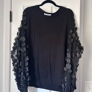 Sioni Black Floral Appliqué Women's Sweatshirt